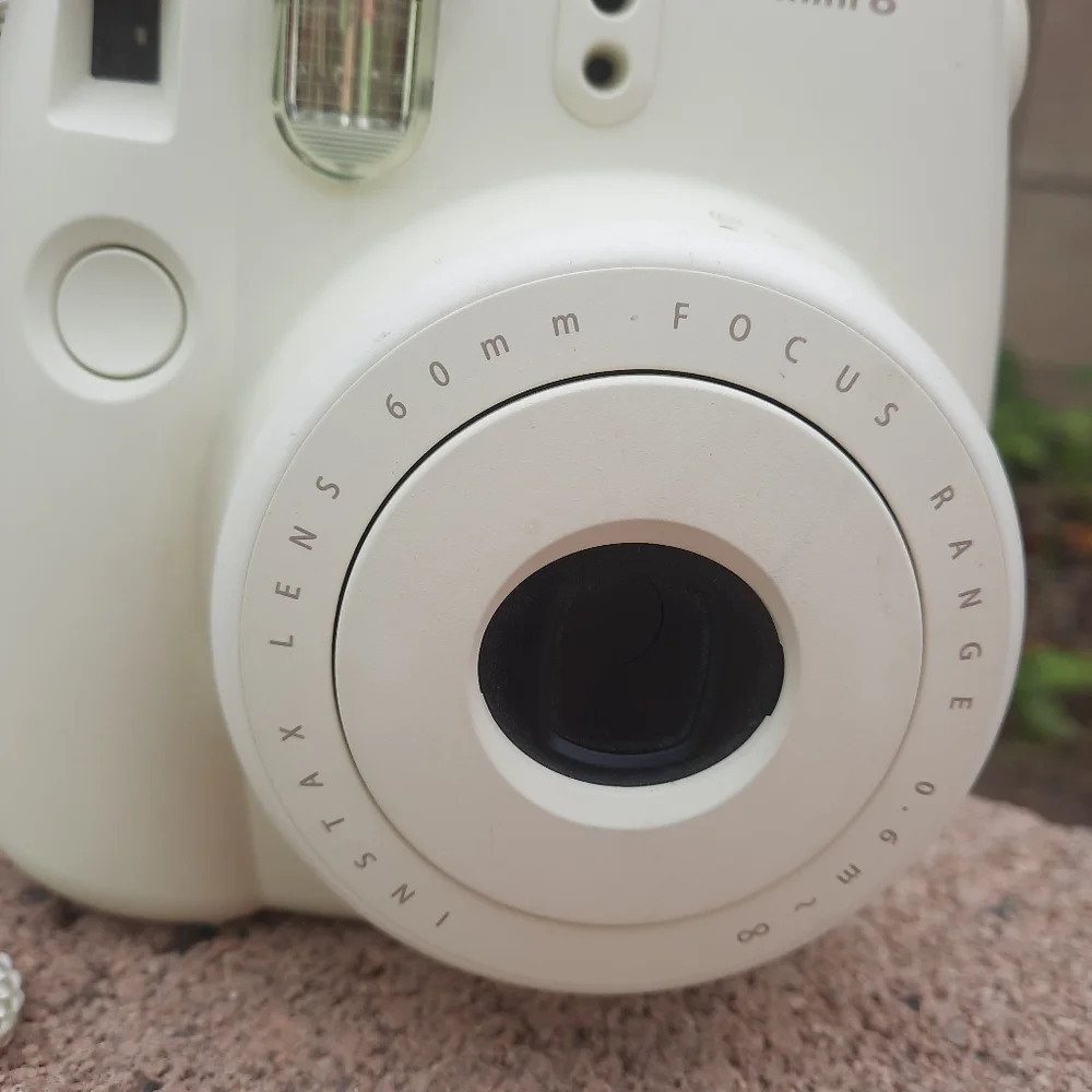 Fujifilm Instax Mini 8 Instant Camera White Turns On Not Working Parts ONLY!!!